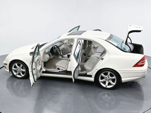 Used 2007 Mercedes-Benz C 230 Sedan image 34