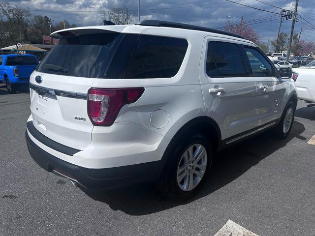 Used 2018 Ford Explorer XLT AWD/4WD image 4
