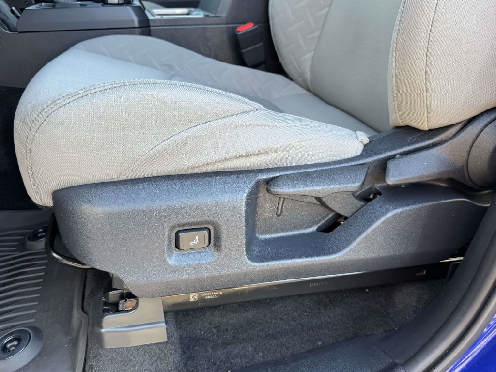 Used 2025 Toyota Tacoma SR5 AWD/4WD image 20