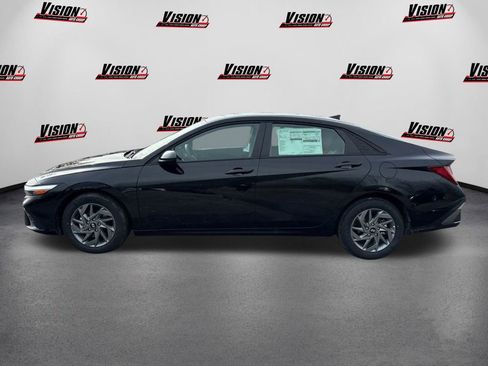 New 2026 Hyundai Elantra Hybrid w/ Cargo Package FWD image 8