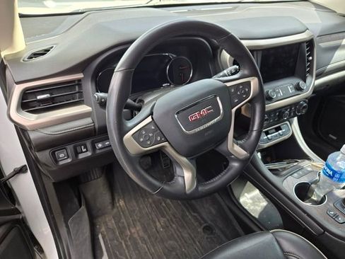 Used 2022 GMC Acadia Denali w/ Denali Ultimate Package image 9