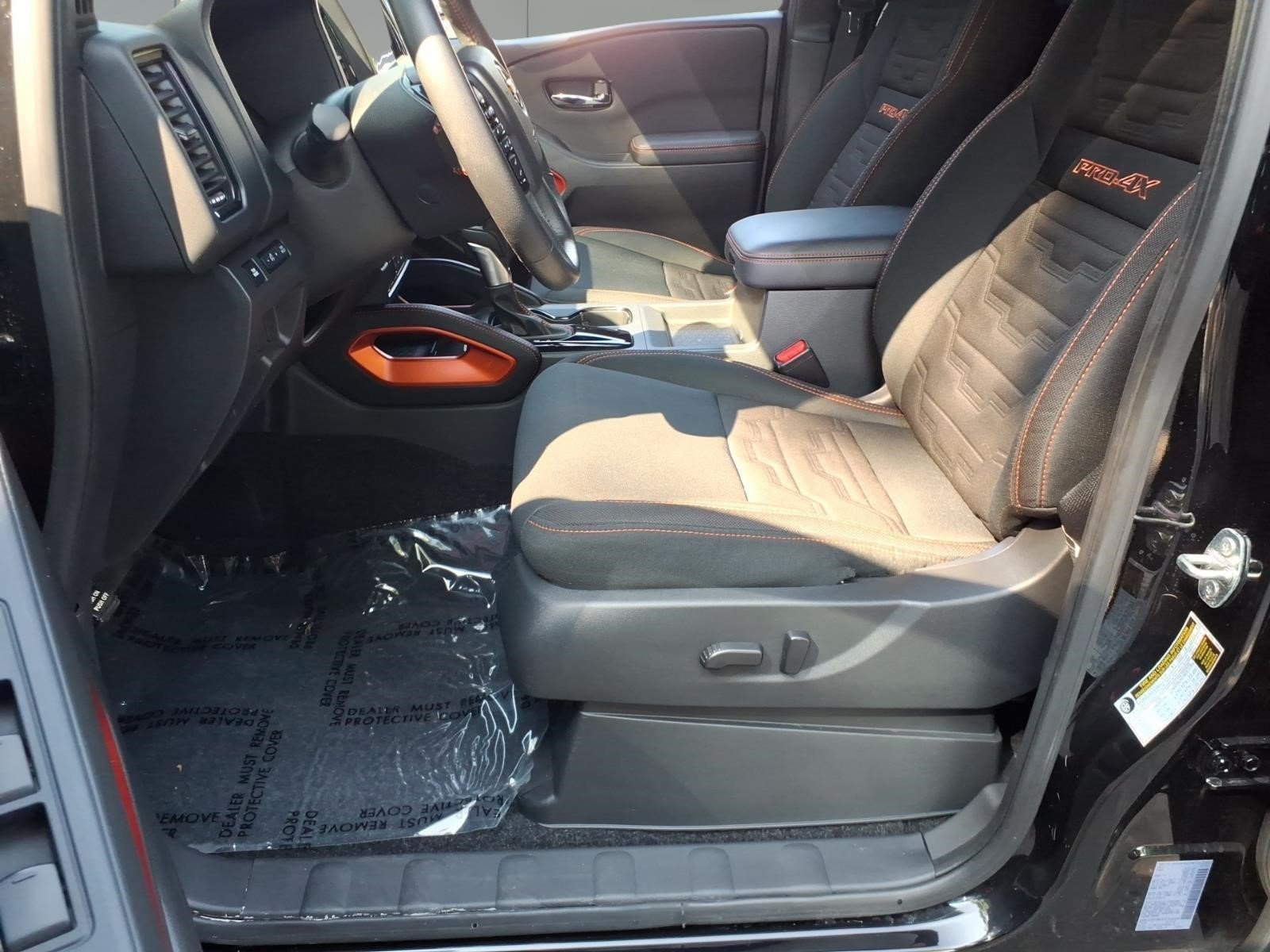 Used 2024 Nissan Frontier PRO-4X w/ Technology Package AWD/4WD image 13
