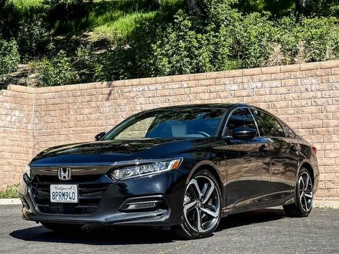 Used 2020 Honda Accord Sport image 2