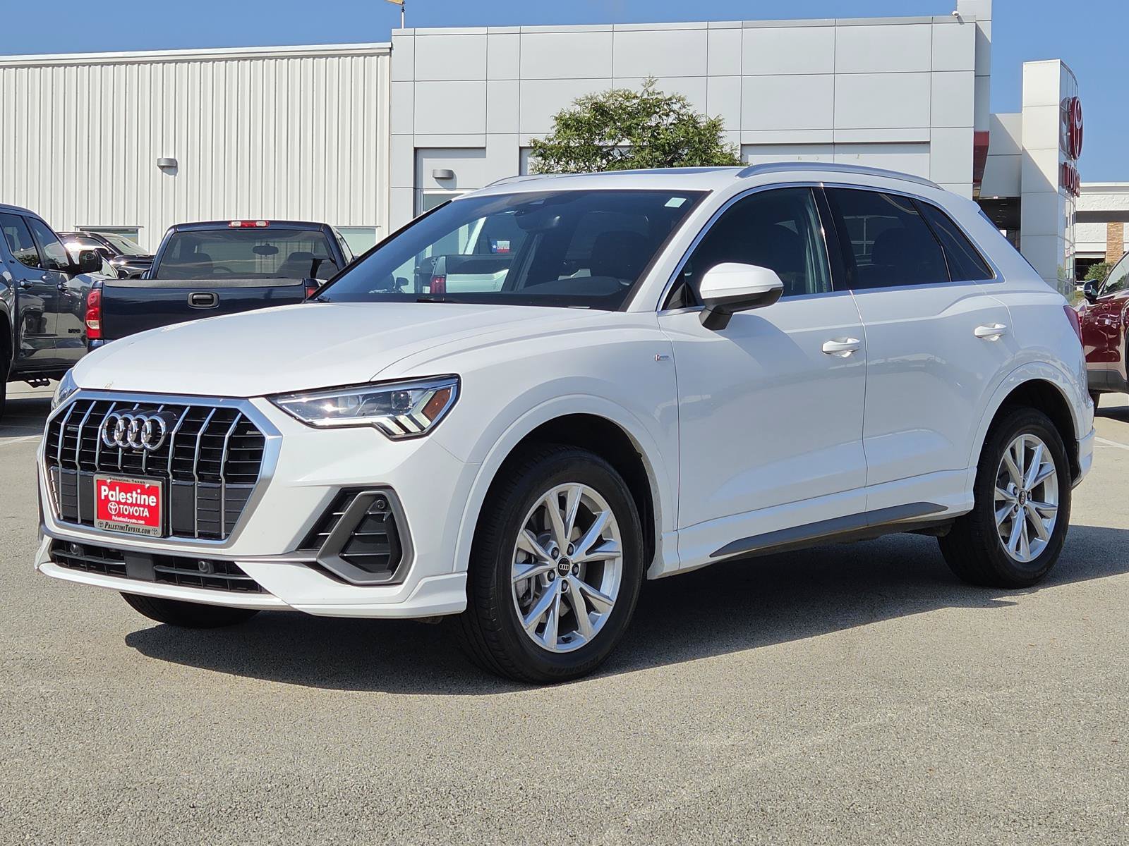 Used 2025 Audi Q3 2.0T Premium AWD/4WD image 3