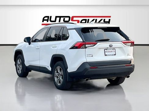Used 2024 Toyota RAV4 XLE AWD/4WD image 5