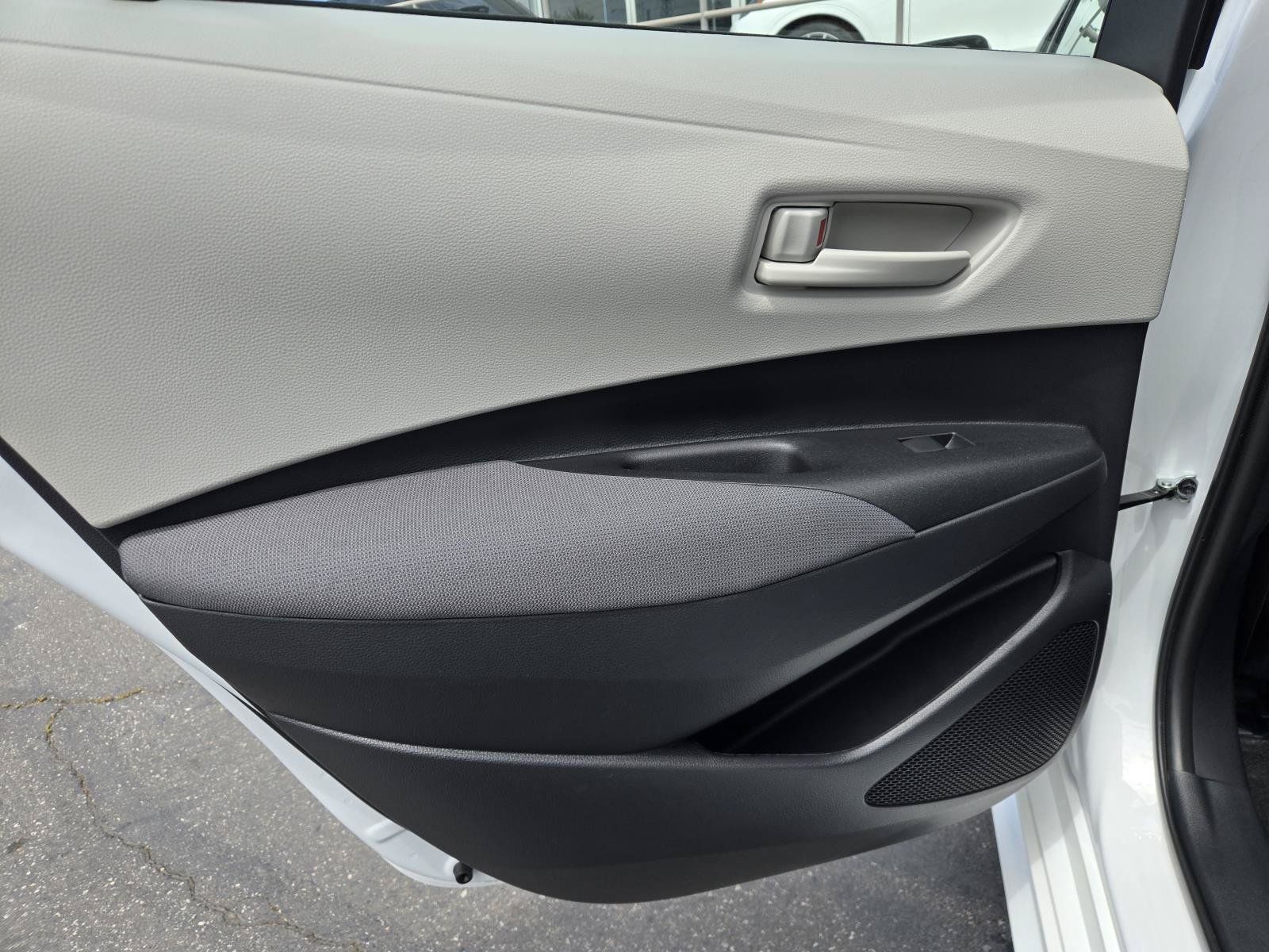 Used 2025 Toyota Corolla LE FWD image 21
