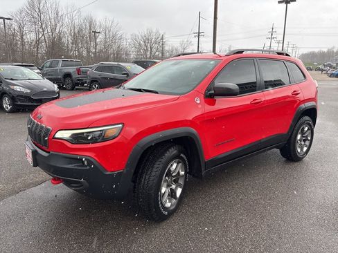 Used 2019 Jeep Cherokee Trailhawk w/ Comfort/Convenience Group image 3