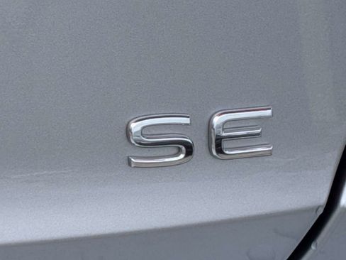 Used 2025 Volkswagen Jetta SE FWD image 12