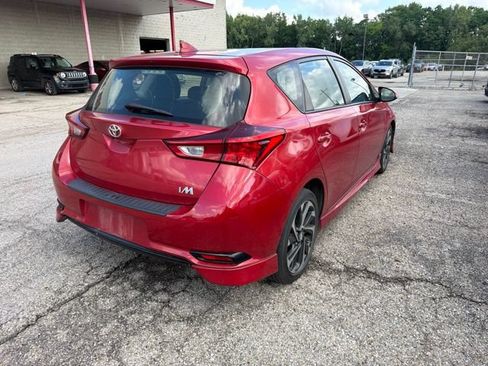Used 2018 Toyota Corolla iM w/ All-Weather Mat Package FWD image 5