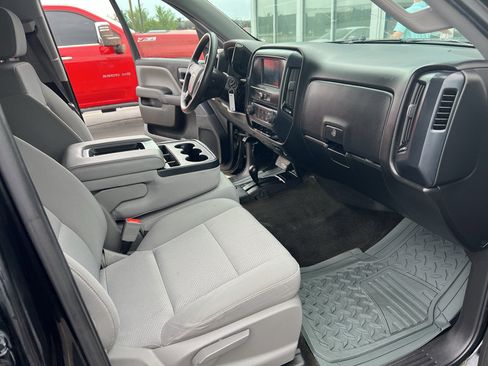 Used 2018 Chevrolet Silverado 1500 Custom w/ Custom Value Package AWD/4WD image 16