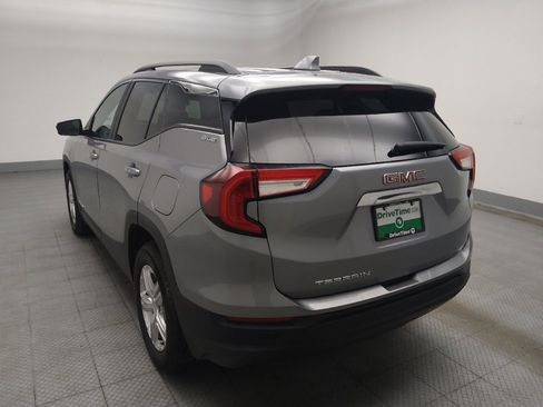 Used 2024 GMC Terrain SLE w/ Driver Convenience Package image 5