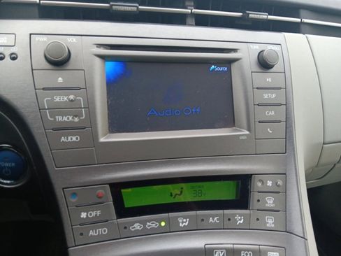 Used 2014 Toyota Prius Two image 19