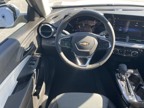New 2026 Chevrolet Trax LT w/ LT Convenience Package image 12