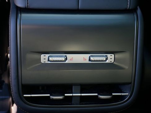 Used 2025 Lincoln Nautilus Reserve AWD/4WD image 14