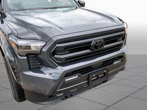 Used 2025 Toyota Tacoma SR5 RWD image 28