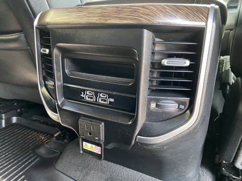 Used 2020 RAM 1500 Laramie image 22