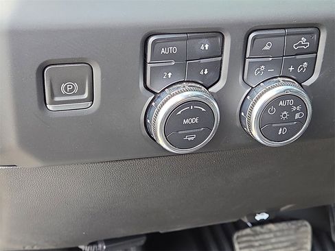 Used 2023 GMC Sierra 1500 AT4 w/ AT4 Premium Package image 26