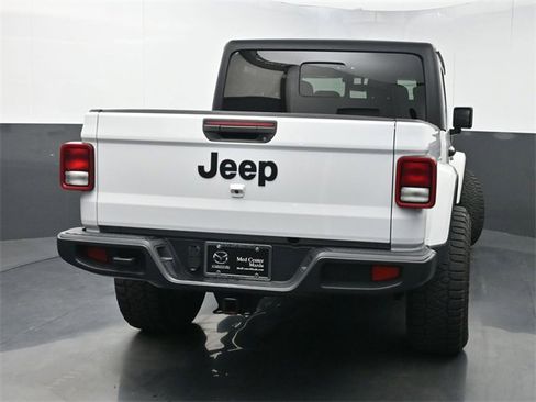 Used 2023 Jeep Gladiator Sport image 3