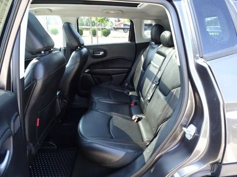 Used 2019 Jeep Compass Trailhawk w/ Leather Interior Group AWD/4WD image 15