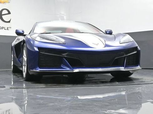 New 2027 Chevrolet Corvette Grand Sport w/ Z52 Sport Performance Package RWD image 3