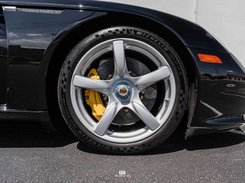 Used 2005 Porsche Carrera GT RWD image 21