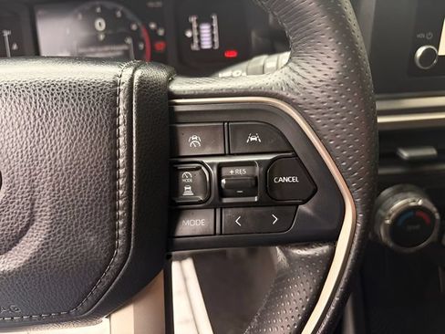 Used 2025 Toyota 4Runner SR5 AWD/4WD image 20