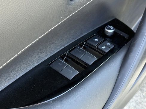 Used 2021 Toyota Corolla SE image 17