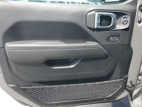 Used 2021 Jeep Gladiator Overland w/ Popular Equipment Package image 20