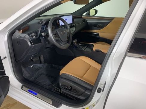 Used 2025 Lexus ES 300h F Sport w/ Accessory Package (Z2) FWD image 31