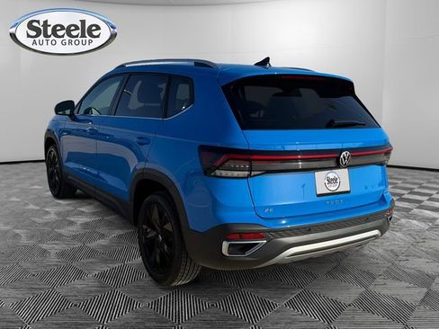 New 2025 Volkswagen Taos SE image 3