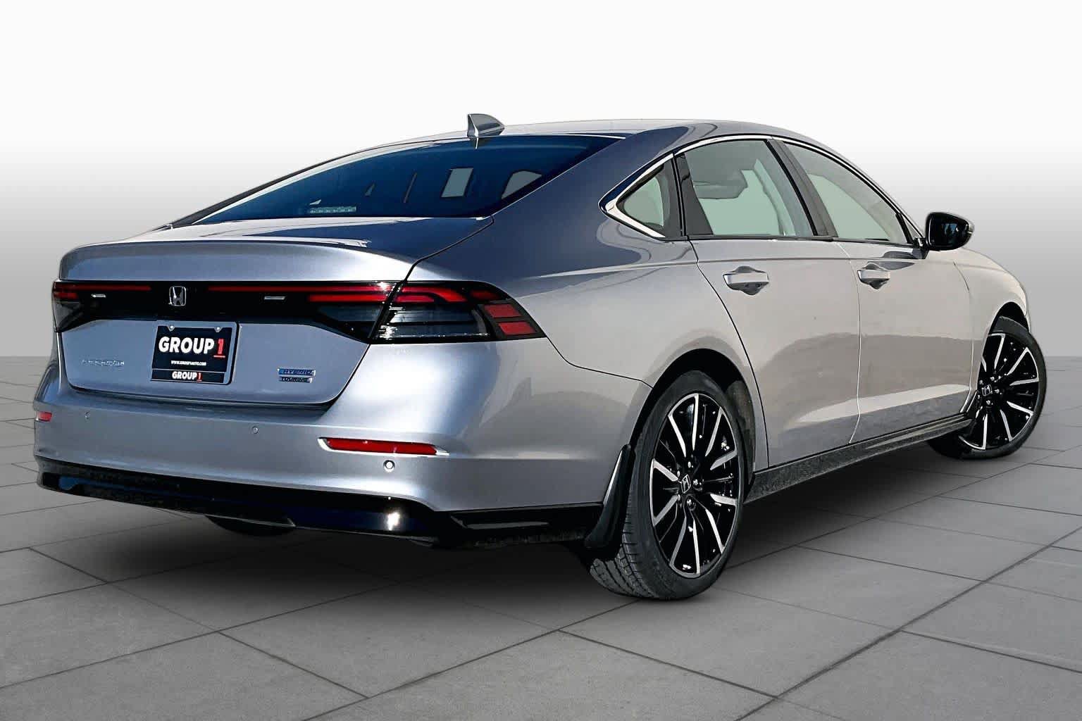 Used 2023 Honda Accord Touring image 12