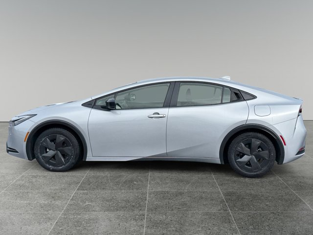 Used 2025 Toyota Prius LE FWD image 7