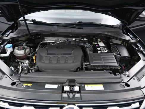 Used 2021 Volkswagen Tiguan SE image 27