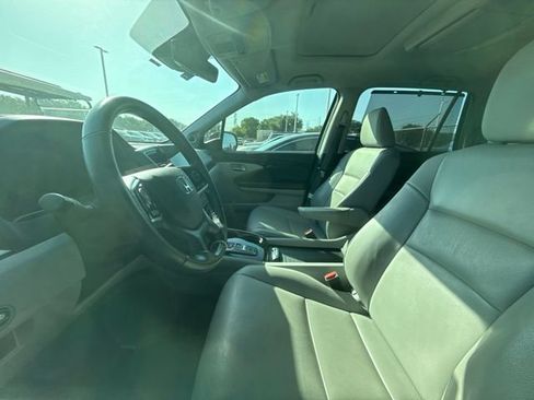 Used 2019 Honda Pilot Touring image 7