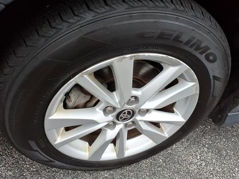 Used 2025 Toyota Camry LE image 9