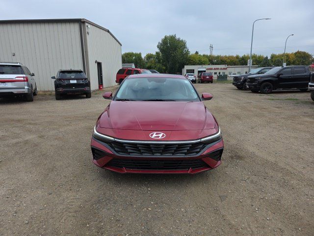 Used 2025 Hyundai Elantra SEL FWD image 2