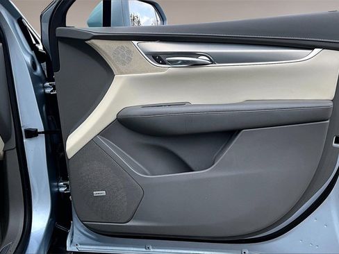 Used 2017 Cadillac XT5 Premium Luxury image 19