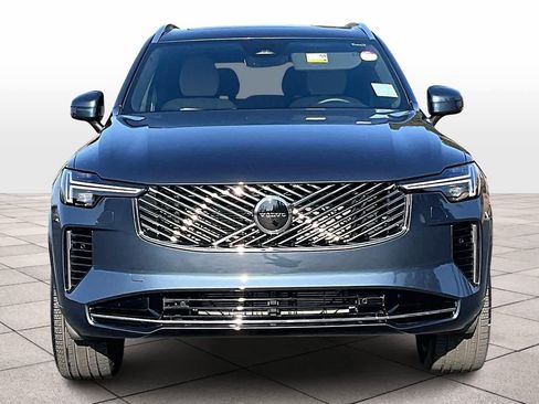 Used 2025 Volvo XC90 B6 Core w/ Protection Package Premier image 3