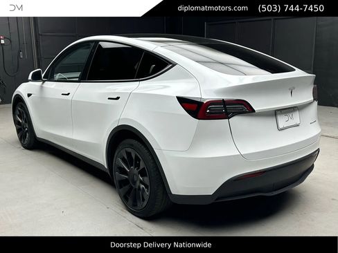 Used 2023 Tesla Model Y Long Range image 5
