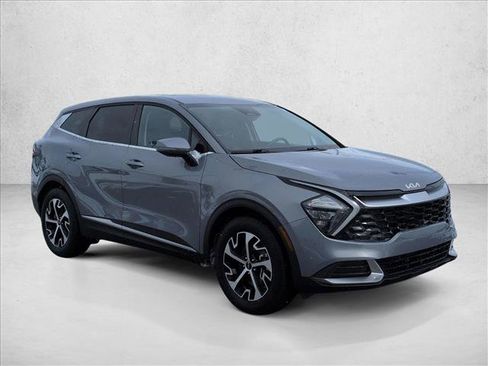 Used 2023 Kia Sportage EX image 3