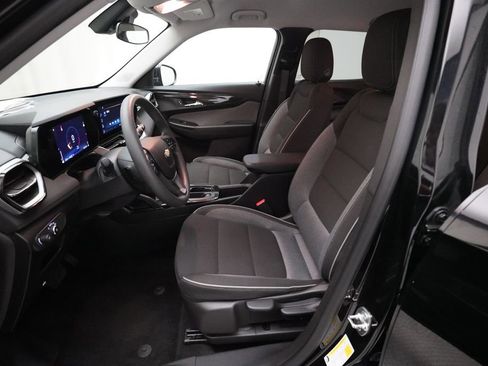 Used 2025 Chevrolet TrailBlazer LT image 7