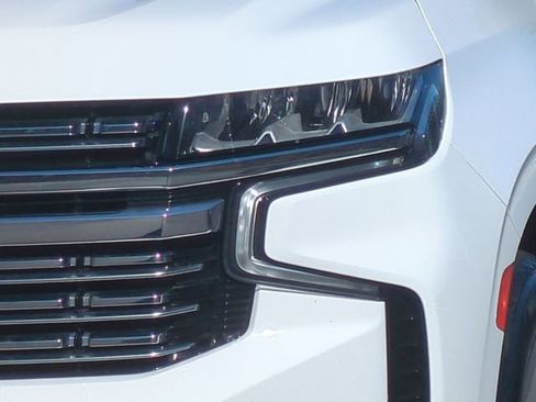 Used 2023 Chevrolet Suburban Premier AWD/4WD image 17