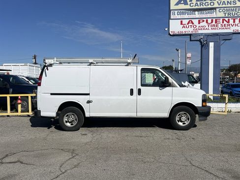 Used 2020 Chevrolet Express 3500 w/ Driver Convenience Package image 2