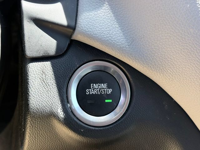 Used 2023 Chevrolet Equinox LT w/ Driver Convenience Package AWD/4WD image 18