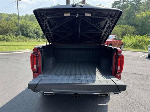 Used 2022 GMC Sierra 1500 SLT w/ SLT Premium Plus Package AWD/4WD image 16