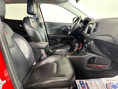 Used 2018 Jeep Compass Trailhawk w/ Leather Interior Group AWD/4WD image 30