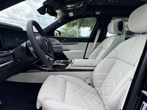 New 2026 BMW i7 xDrive60 image 10