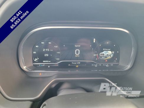 Used 2023 GMC Yukon XL SLT w/ SLT Premium Package image 12