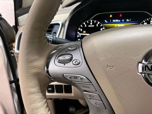 Used 2017 Nissan Murano Platinum image 11