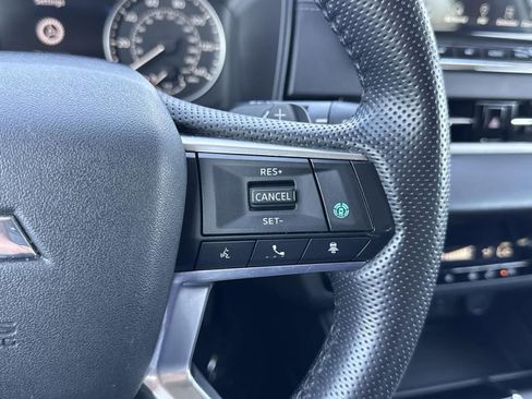 Used 2024 Mitsubishi Outlander SE image 11